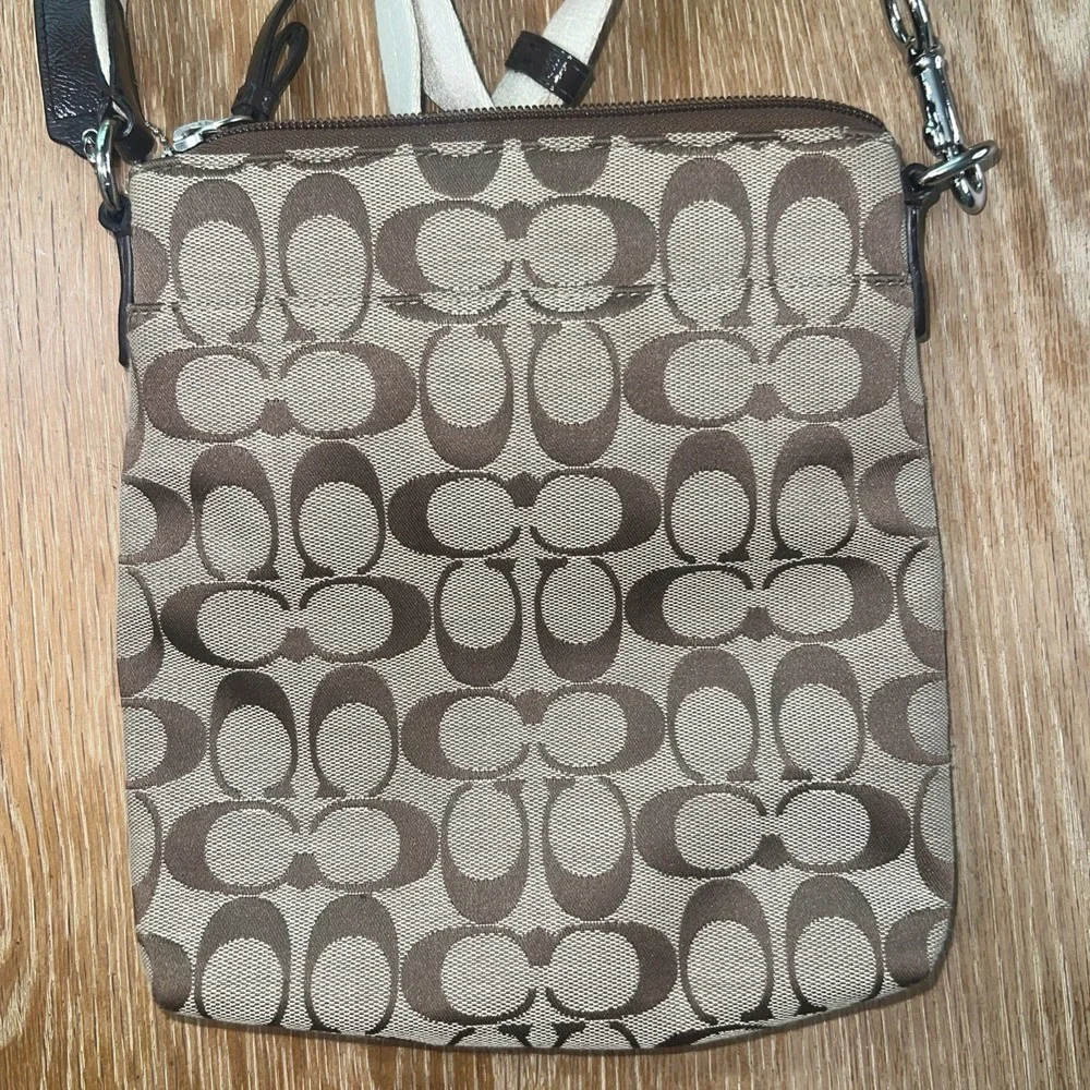 Vintage Coach Small Crossbody Bag Tan Logo Printed Canvas Brown Leather Accents‎ - Picture 4 of 6